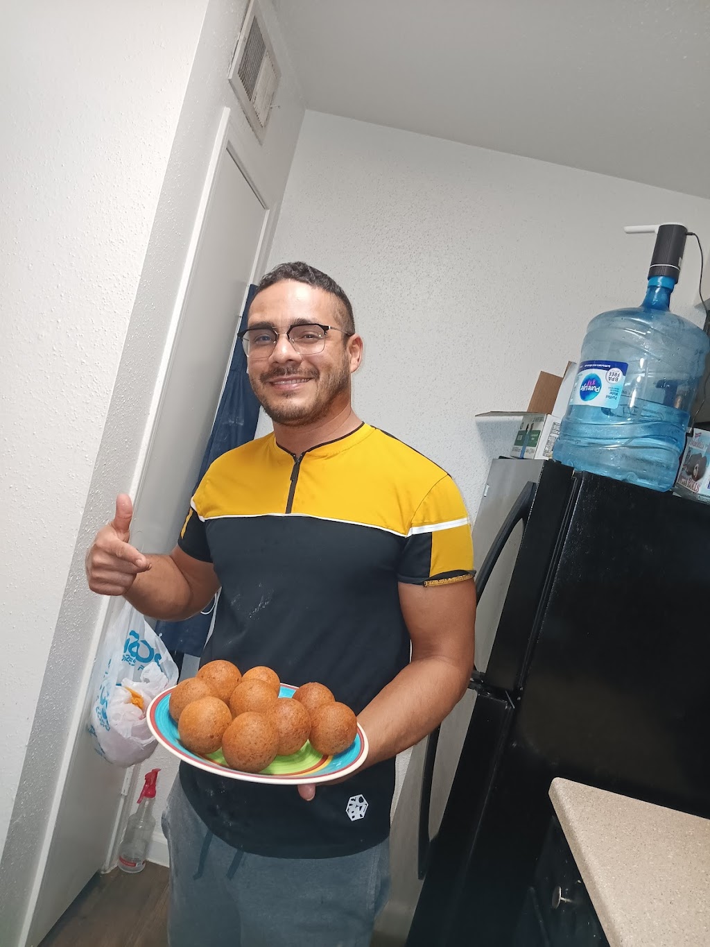 Buñuelos colombiano D y G | restaurant | 19700 Whitaker Dr, Humble, TX 77338, USA | 3463709368 OR +1 346-370-9368