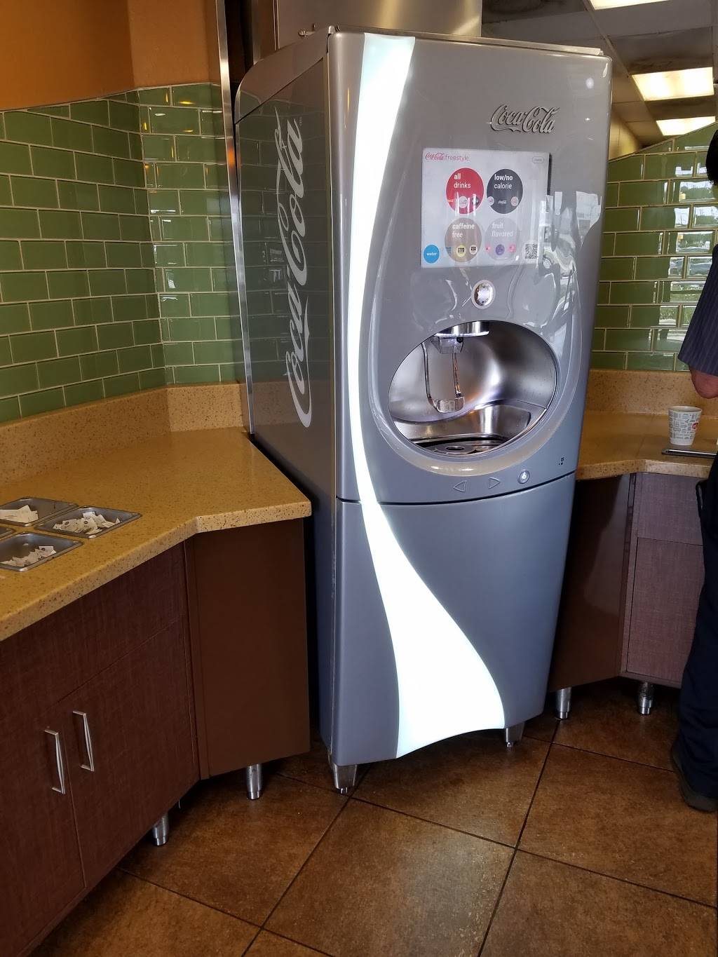 Jack in the Box | restaurant | 6810 Bingle Rd, Houston, TX 77092, USA | 7136901210 OR +1 713-690-1210