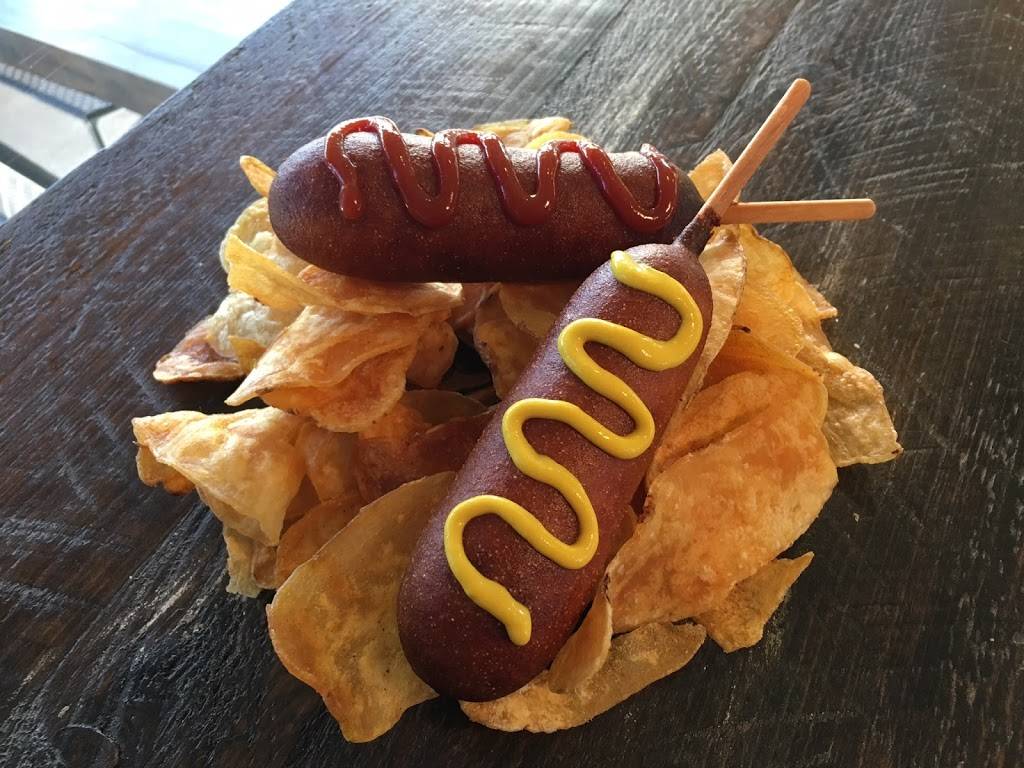 Rocket Dog Gourmet Brats & Brew- Clovis | restaurant | 1365 N Willow Ave #160, Clovis, CA 93619, USA | 5593218754 OR +1 559-321-8754