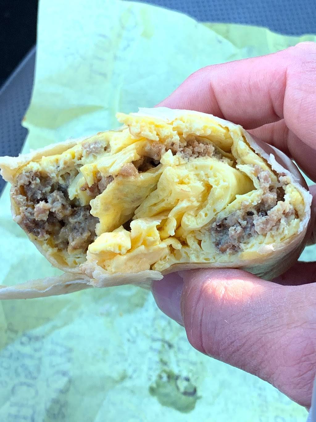 Tudors Biscuit World | restaurant | 1521 Johnson Ave, Bridgeport, WV 26330, USA | 3048429114 OR +1 304-842-9114