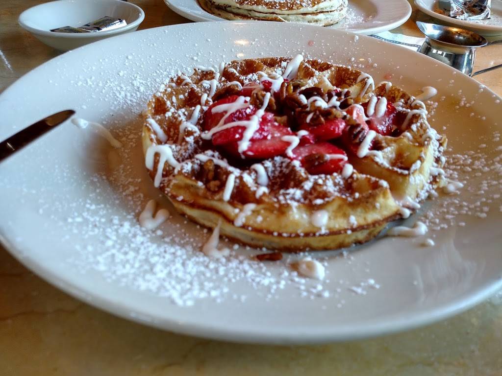 The Cheesecake Factory | restaurant | 160 S Green Valley Pkwy, Henderson, NV 89052, USA | 7022076372 OR +1 702-207-6372