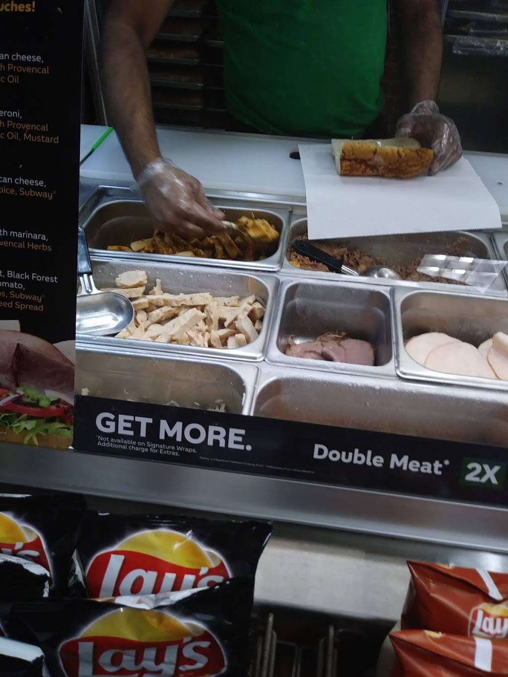 Subway | restaurant | 1401 S Neil St, Champaign, IL 61820, USA | 2173598565 OR +1 217-359-8565