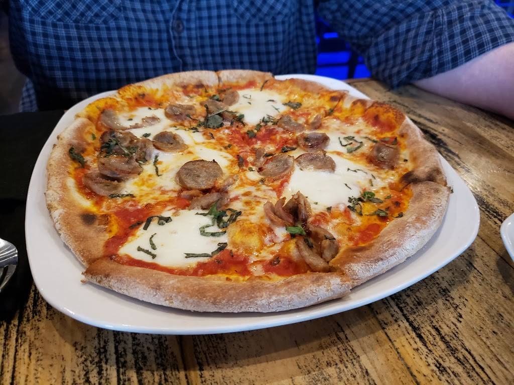 Crave Italian Oven & Bar | restaurant | 5998, 5900 N Kings Hwy, Myrtle Beach, SC 29577, USA | 8432130500 OR +1 843-213-0500