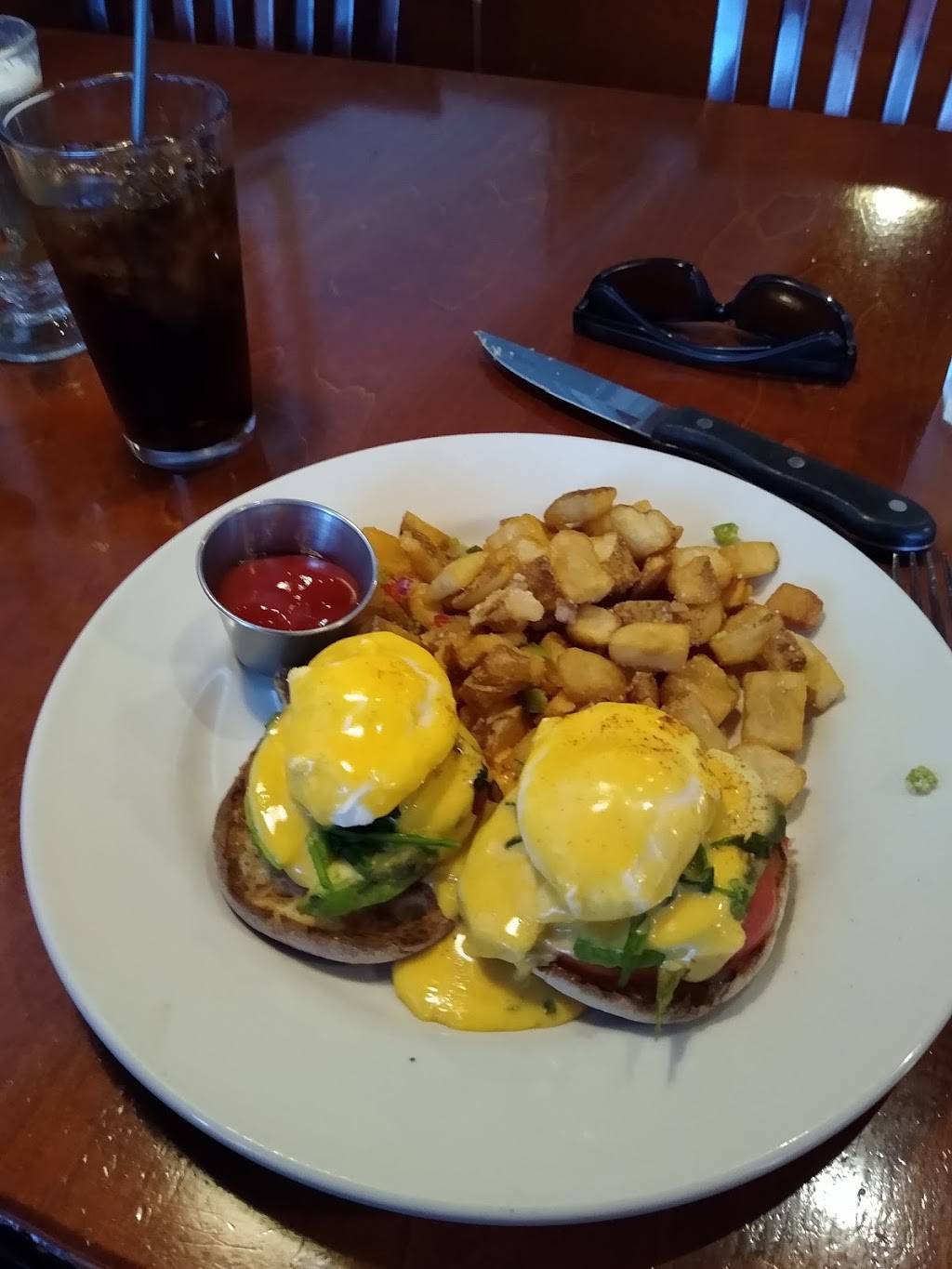 JaKs Grill | restaurant | 3701 NE 45th St, Seattle, WA 98105, USA | 2069858545 OR +1 206-985-8545