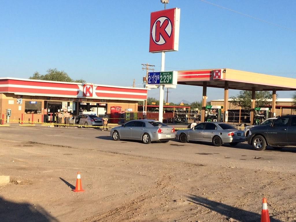 Circle K | meal takeaway | 5365 N La Cholla Blvd, Tucson, AZ 85705, USA | 5208877489 OR +1 520-887-7489