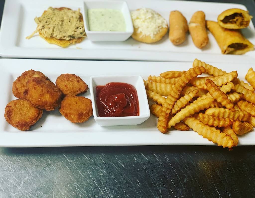 El Arepazo Vzla | restaurant | 2661 Midway Rd #100, Carrollton, TX 75006, USA | 4696770177 OR +1 469-677-0177