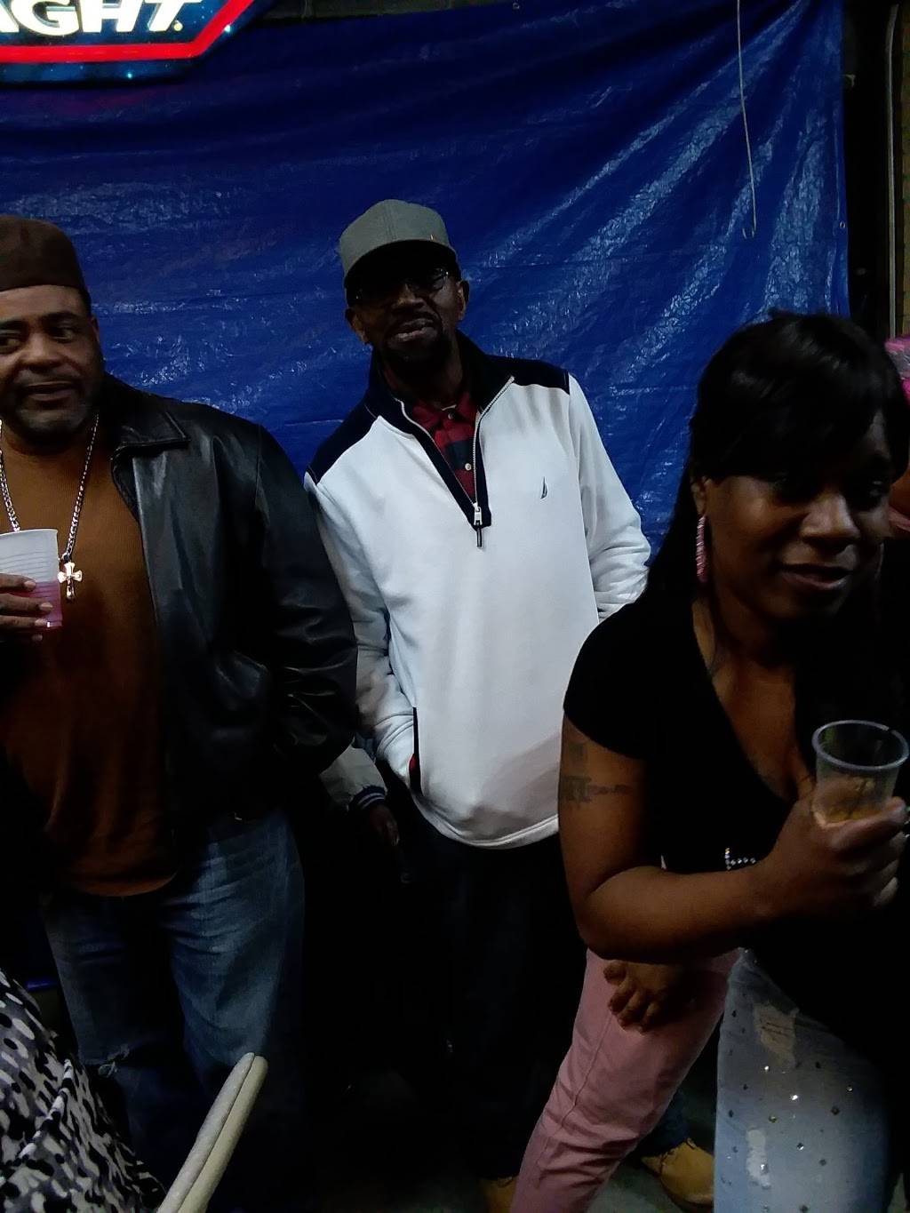 Winners Sports Bar & Grill | restaurant | 5914 W Madison St, Chicago, IL 60644, USA | 7732874900 OR +1 773-287-4900