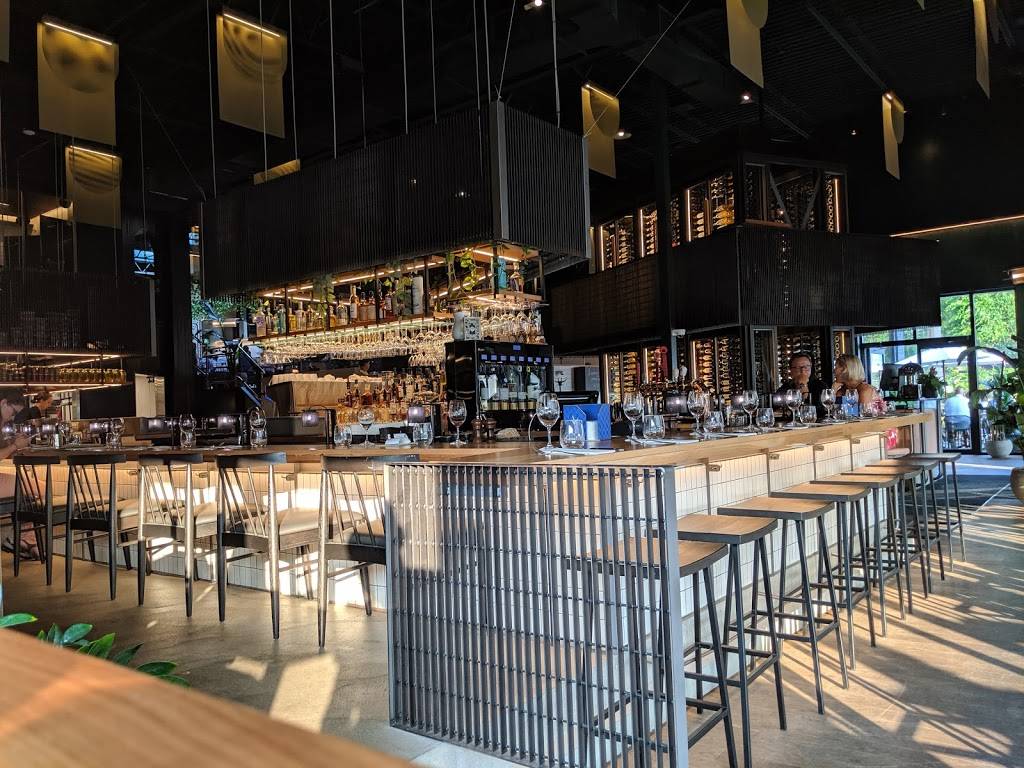 425˚F | restaurant | 100 Place Fabien Drapeau, Sainte-Thérèse, QC J7E 5W6, Canada | 4509519551 OR +1 450-951-9551