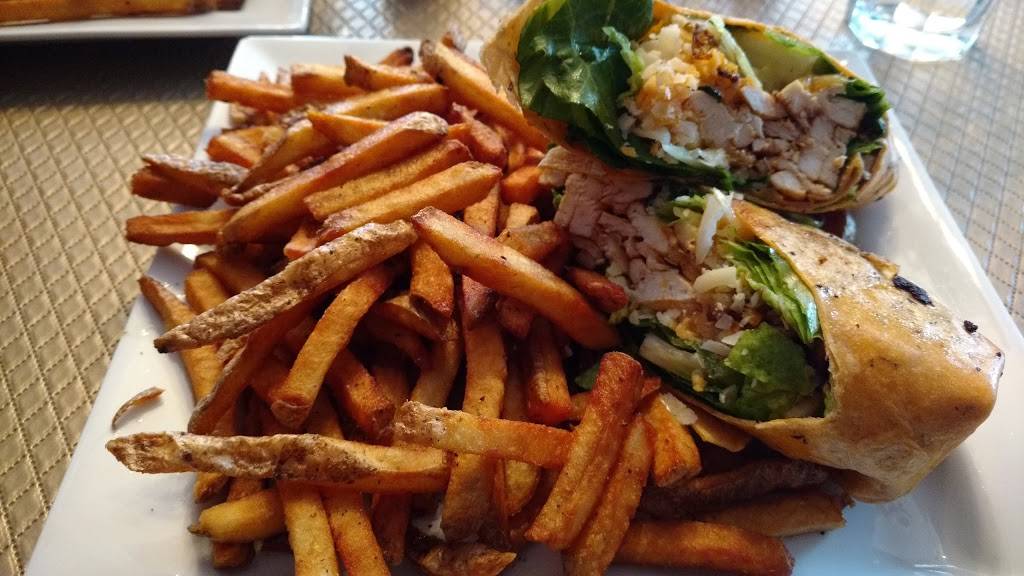 Charlotte Annes Restaurant | restaurant | 390 Queen St, Peterborough, ON K9J 4X8, Canada | 7057422944 OR +1 705-742-2944