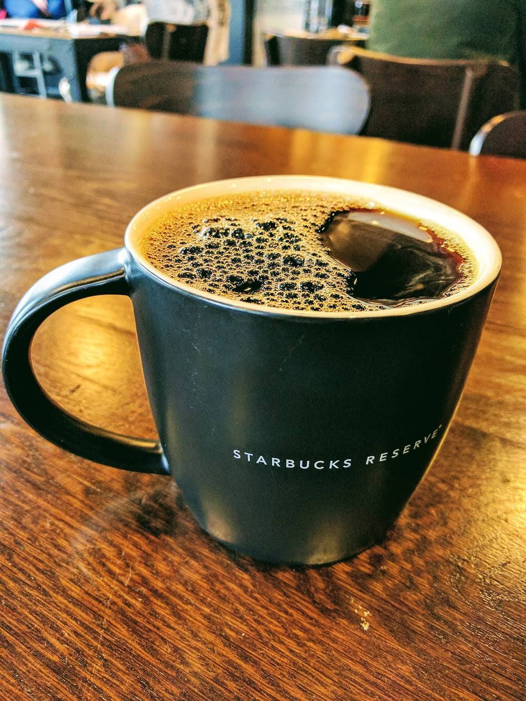 Starbucks | cafe | 3001 N Perryville Rd, Rockford, IL 61114, USA | 8156361673 OR +1 815-636-1673