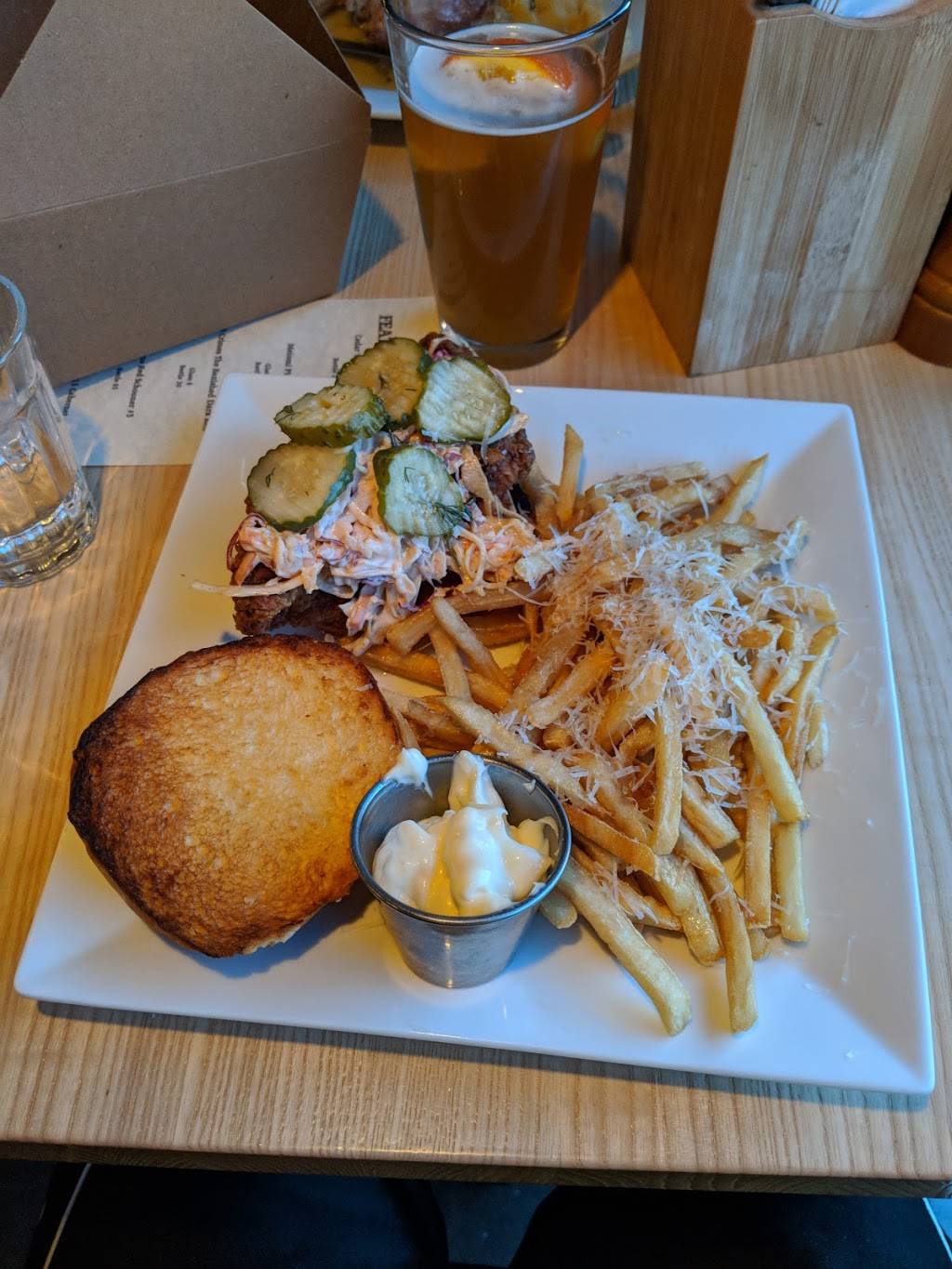 Gastro Grub & Pub | restaurant | 1378 East Hickman Rd, Waukee, IA 50263, USA | 5153002460 OR +1 515-300-2460