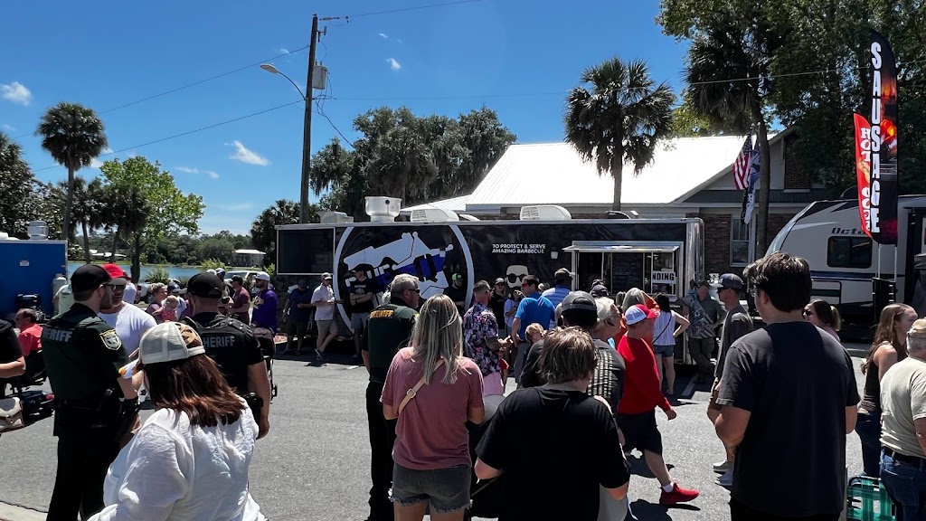 Blueline Q LLC | restaurant | 15070 US-301, Starke, FL 32092, USA | 3523633228 OR +1 352-363-3228