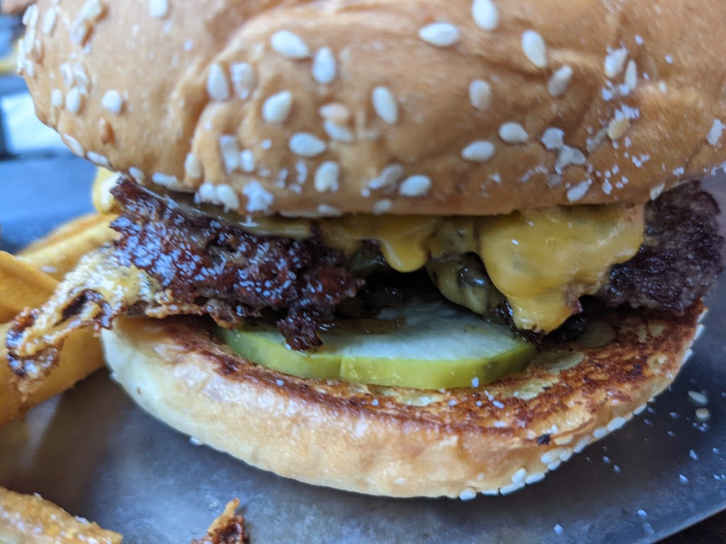 The Leavitt Street Inn & Tavern | restaurant | 2345 N Leavitt St, Chicago, IL 60647, USA | 7736619639 OR +1 773-661-9639