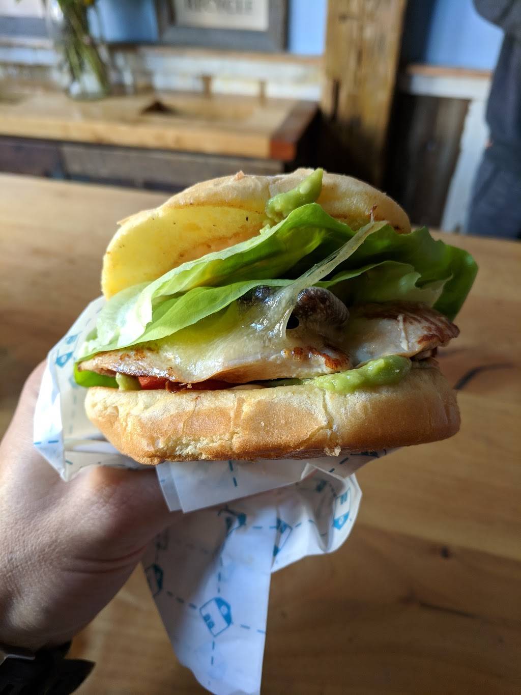 Blue Barn Chestnut | meal takeaway | 2105 Chestnut St, San Francisco, CA 94123, USA | 4154413232 OR +1 415-441-3232