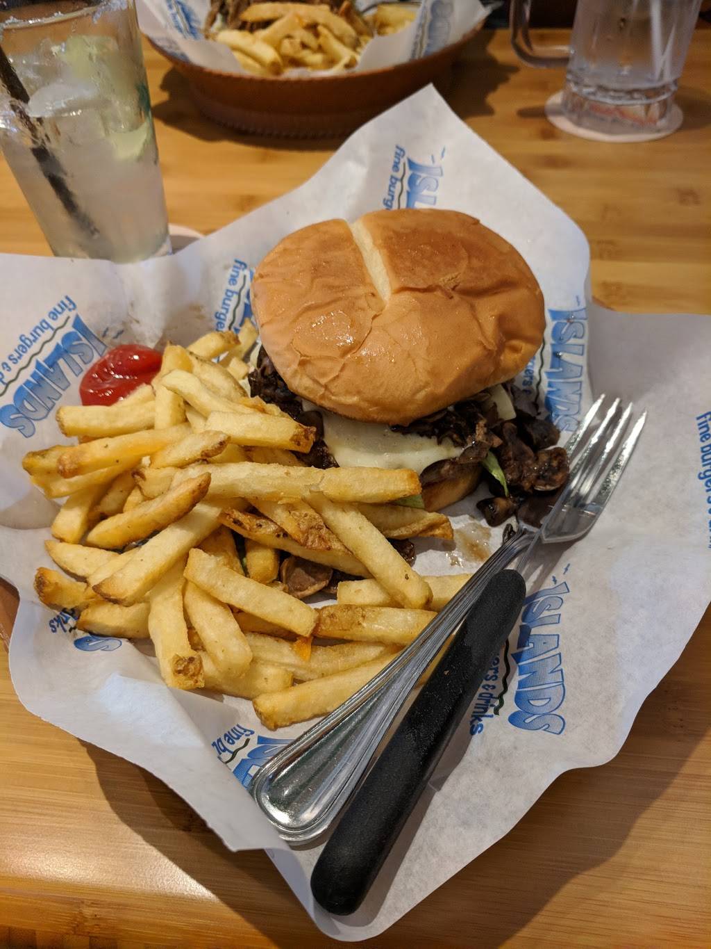 Islands Restaurant Santa Barbara | restaurant | 3825 State St, Santa Barbara, CA 93105, USA | 8059460044 OR +1 805-946-0044