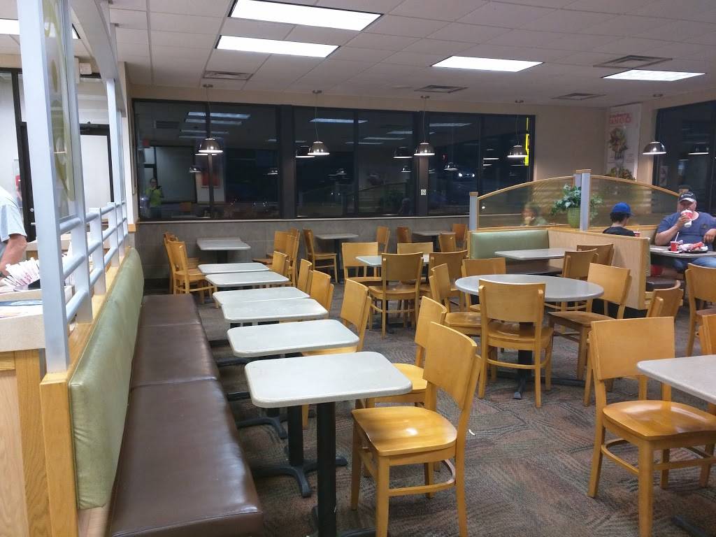 Wendys | restaurant | 1017 W Crawford Ave, Connellsville, PA 15425, USA | 7246283373 OR +1 724-628-3373