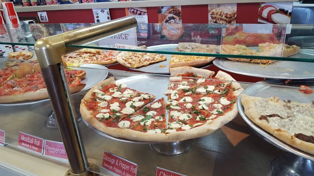 Capricios Pizza | restaurant | 309 Airport Dr, Bird in Hand, PA 17505, USA | 7175179938 OR +1 717-517-9938