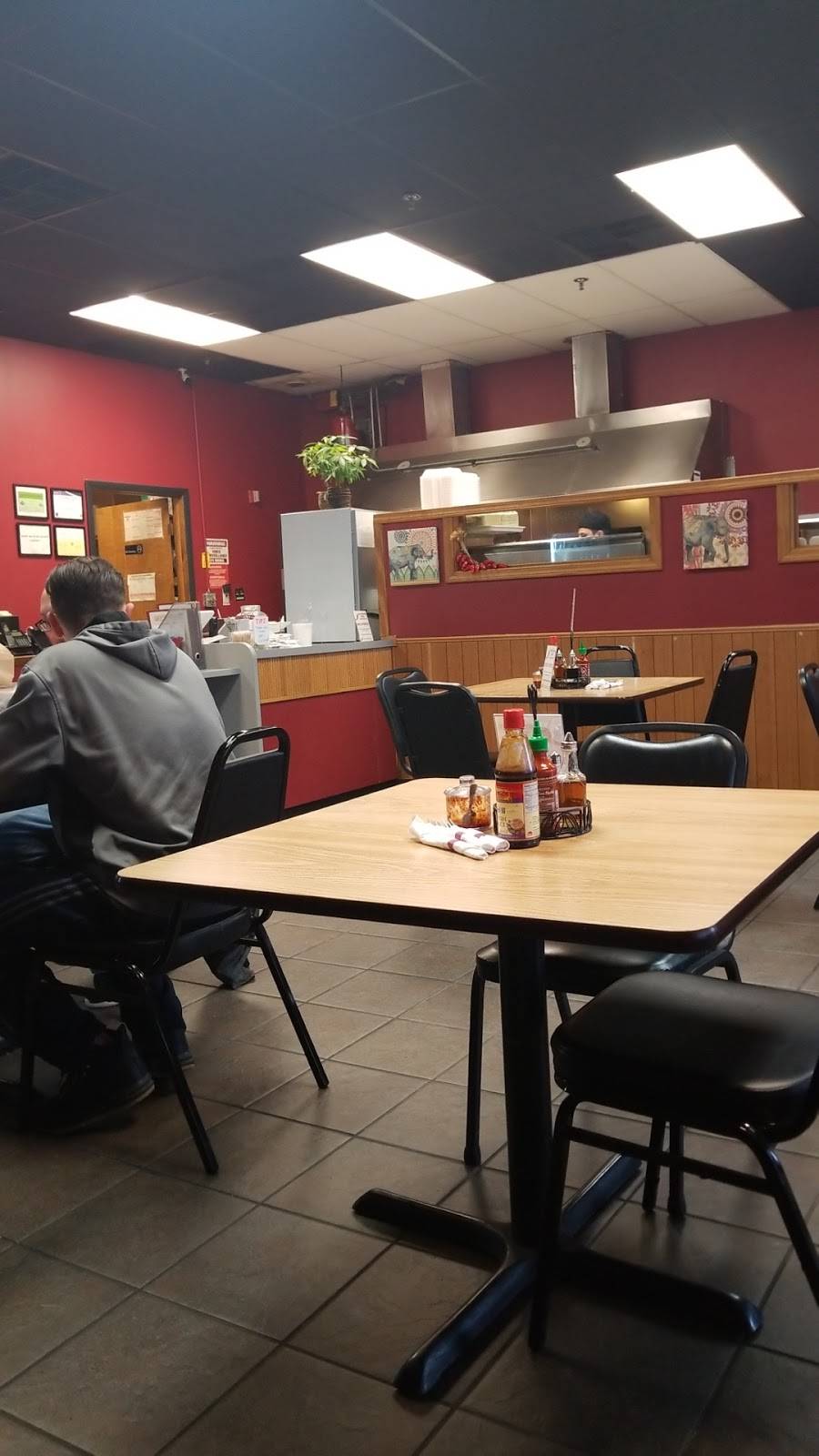 Hot Pepper Thai Restaurant of Waterford | restaurant | 4212 Pontiac Lake Rd, Waterford Twp, MI 48328, USA | 2486180270 OR +1 248-618-0270