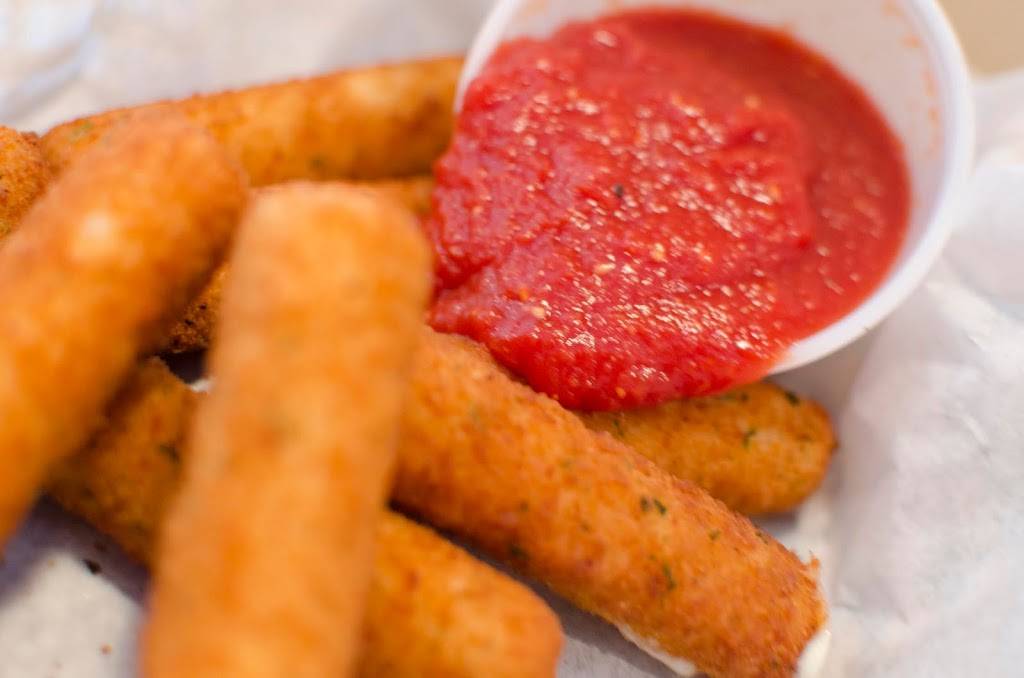 IL Primo Pizza & Wings | meal takeaway | 2464 Vanderbilt Beach Rd, Naples, FL 34109, USA | 2392549800 OR +1 239-254-9800