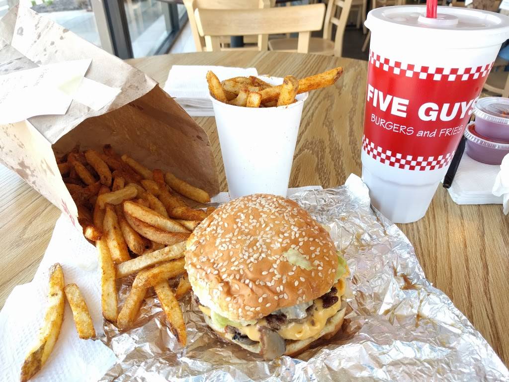 Five Guys | meal takeaway | 701 N Milwaukee Ave, Vernon Hills, IL 60061, USA | 8476803810 OR +1 847-680-3810
