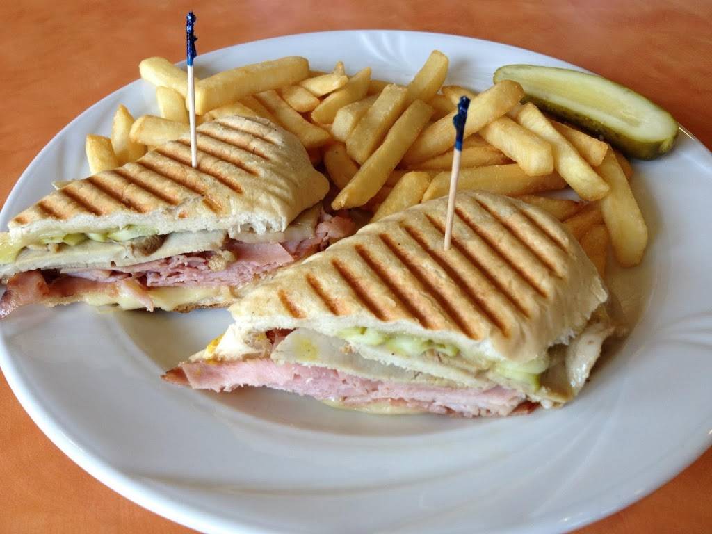 Georgias Restaurant & Pancake House Algonquin | restaurant | 1470 S Randall Rd, Algonquin, IL 60102, USA | 2243330695 OR +1 224-333-0695