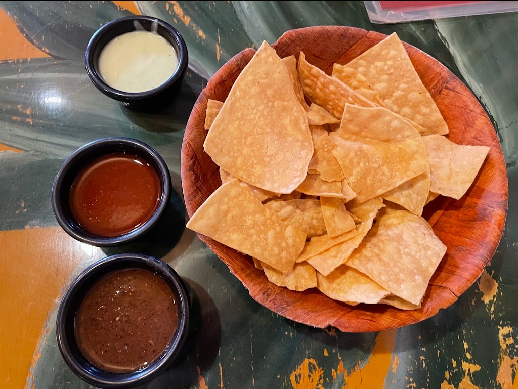 Los Potrillos | restaurant | 1947 Cerrillos Rd, Santa Fe, NM 87505, USA | 5059920550 OR +1 505-992-0550