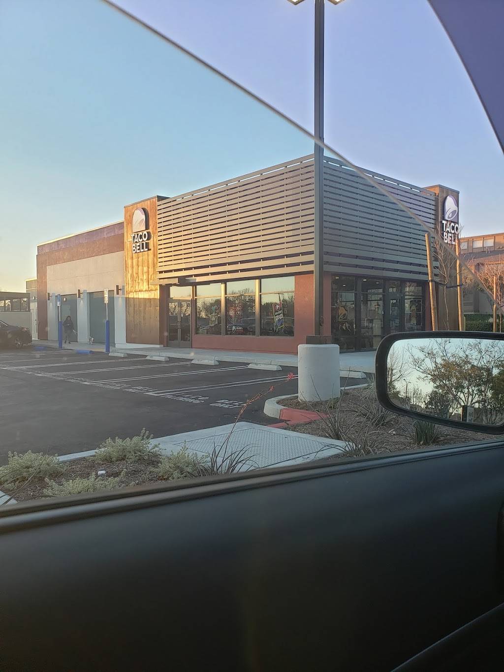 Taco Bell | meal takeaway | 10901 Garden Grove Blvd, Garden Grove, CA 92843, USA | 7146438007 OR +1 714-643-8007