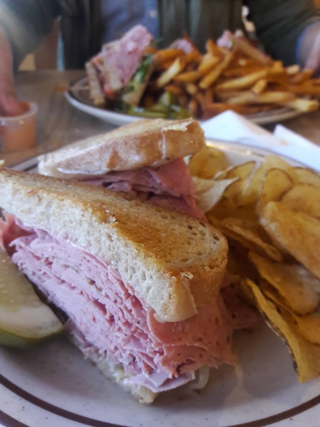 Bodes Corn Beef House | restaurant | 280 N Main St, Plymouth, MI 48170, USA | 7344531883 OR +1 734-453-1883