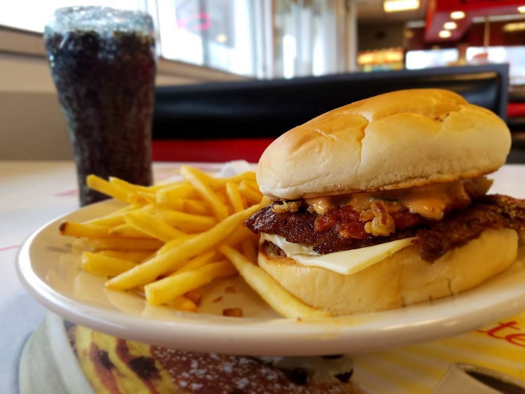 Steak n Shake | restaurant | 3232 Bardstown Rd, Louisville, KY 40205, USA | 5024562670 OR +1 502-456-2670