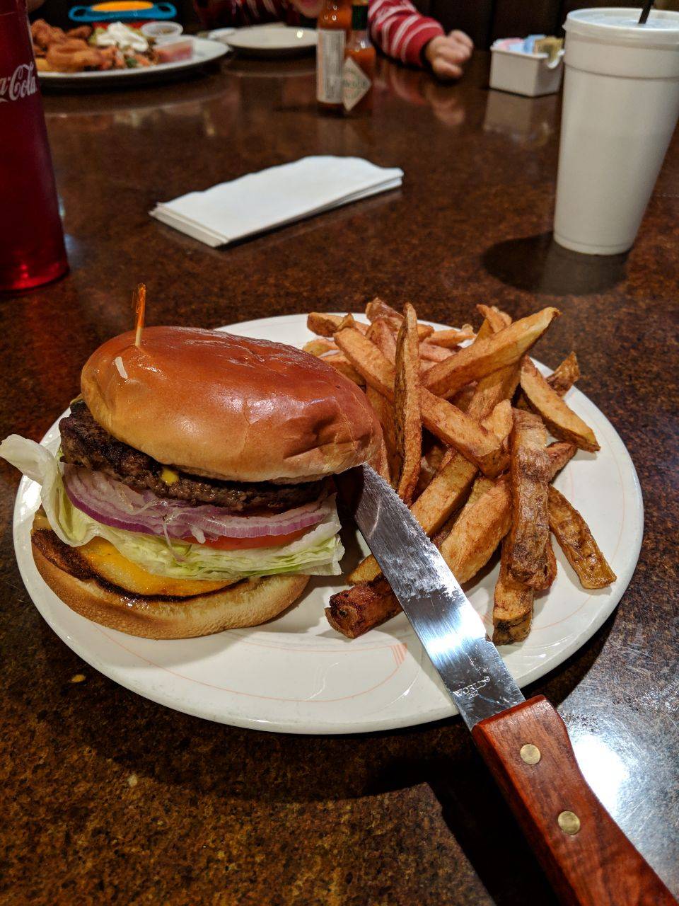 Bull Shed Bar & Grill | restaurant | 2400 Camino Del Rio Ct, Bakersfield, CA 93308, USA | 6616340720 OR +1 661-634-0720