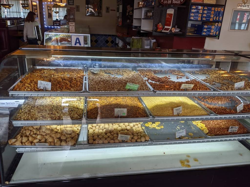 Bombay Sweets | restaurant | 3401 South 13th Street, Milwaukee, WI 53215, USA | 4143833553 OR +1 414-383-3553