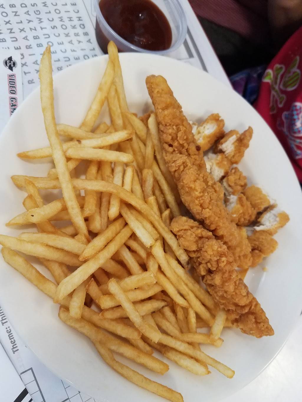 Steak n Shake | restaurant | 3229 N University St, Peoria, IL 61604, USA | 3096828723 OR +1 309-682-8723