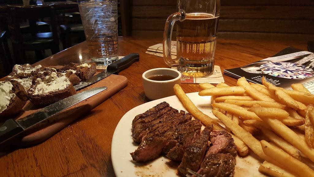Outback Steakhouse | restaurant | 27 Possum Park Mall, Newark, DE 19711, USA | 3023668012 OR +1 302-366-8012