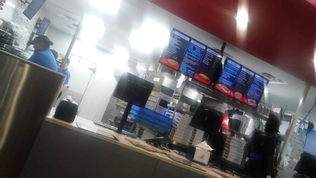 Dominos Pizza | meal delivery | 1820 W Mockingbird Ln Ste 10, Dallas, TX 75235, USA | 2146347900 OR +1 214-634-7900