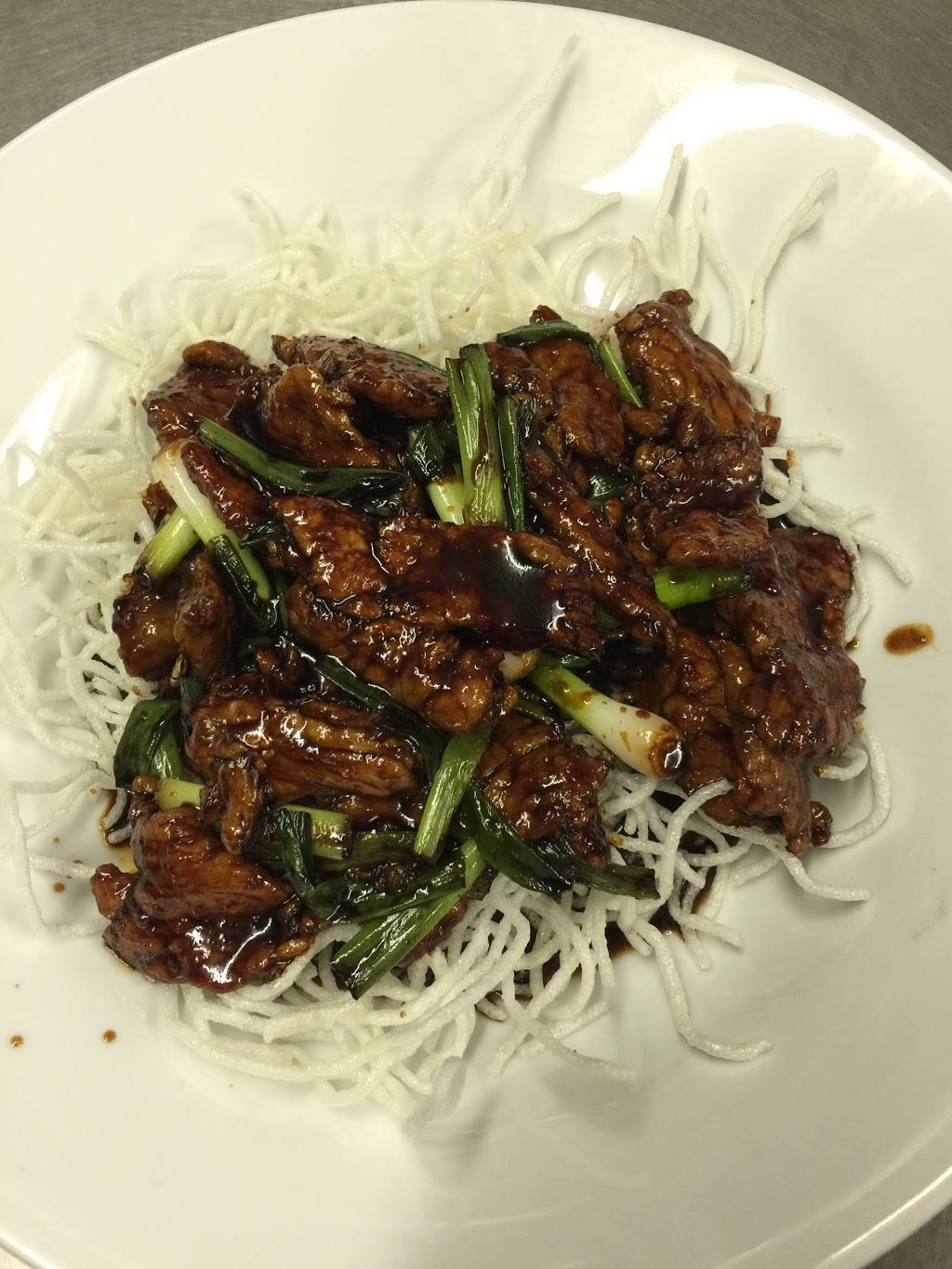 Golden Dragon Chinese Restaurant | restaurant | 2 South Rollins Rd, Fox Lake, IL 60020, USA | 8475876733 OR +1 847-587-6733