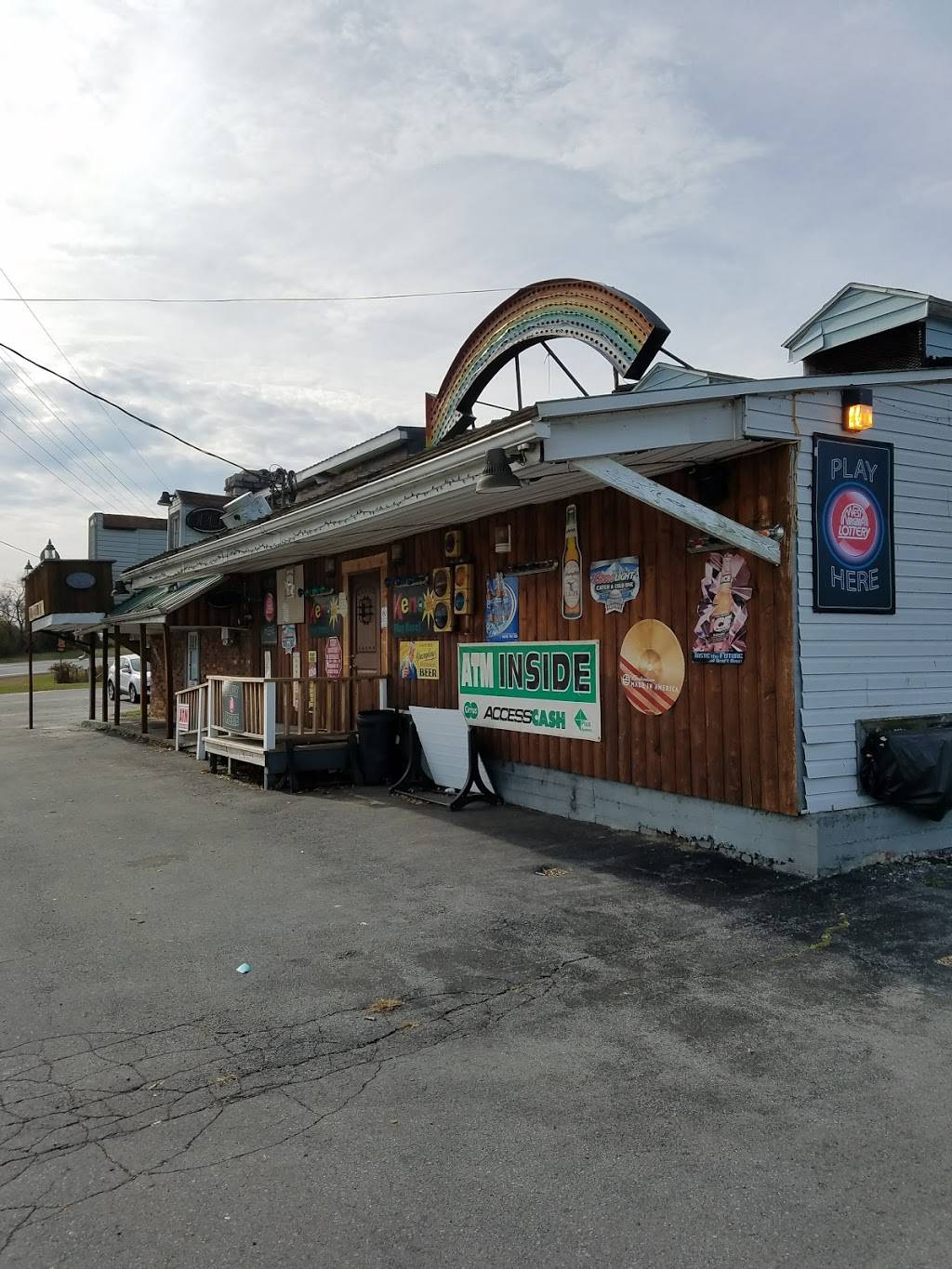 Rainbow Road Club | restaurant | 137 Berryville Pike, Charles Town, WV 25414, USA | 3047253540 OR +1 304-725-3540