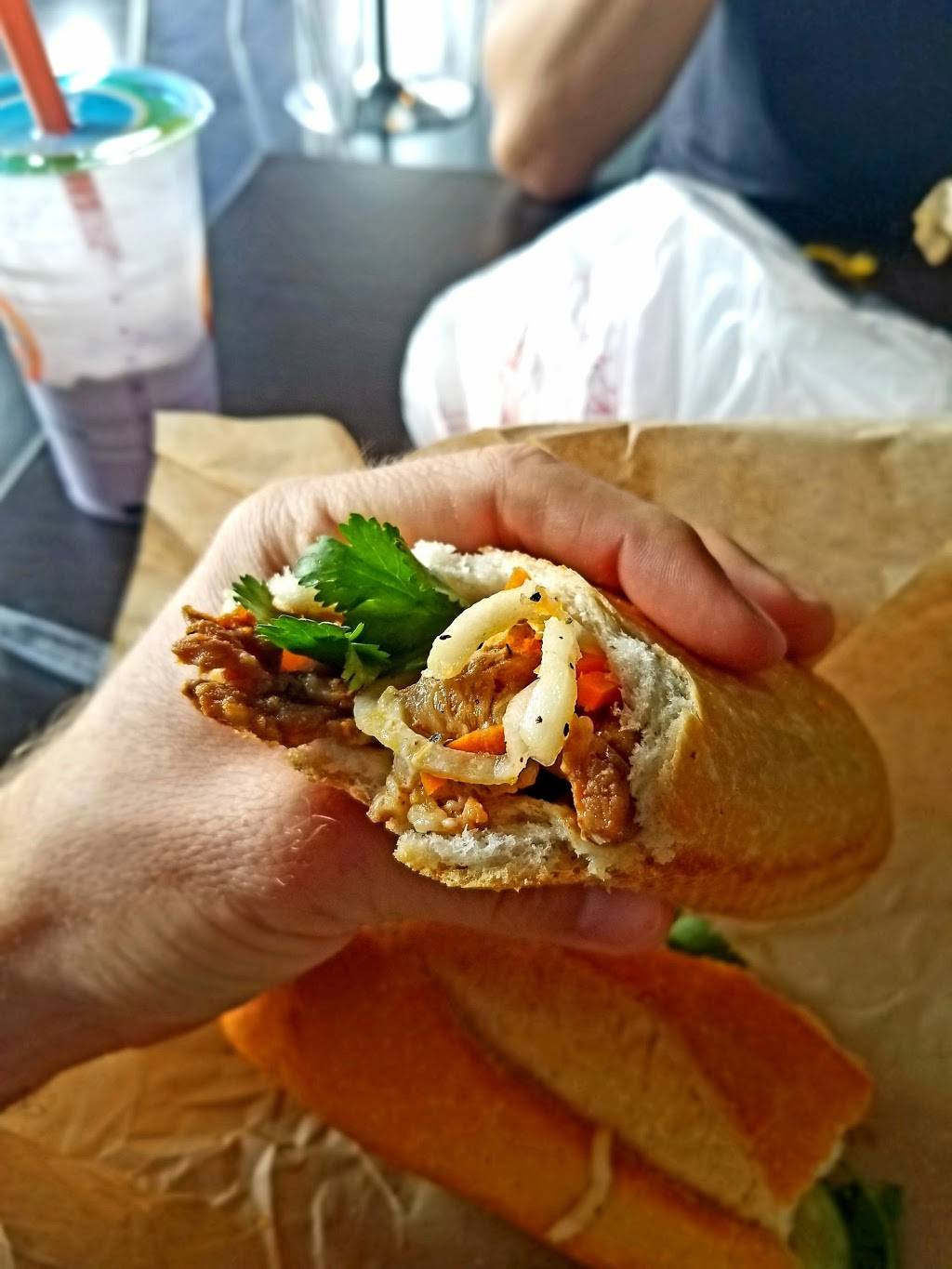 Giò Chả Đức Hương Sandwiches | meal takeaway | 6825 Stockton Blvd #200, Sacramento, CA 95823, USA | 9164281188 OR +1 916-428-1188