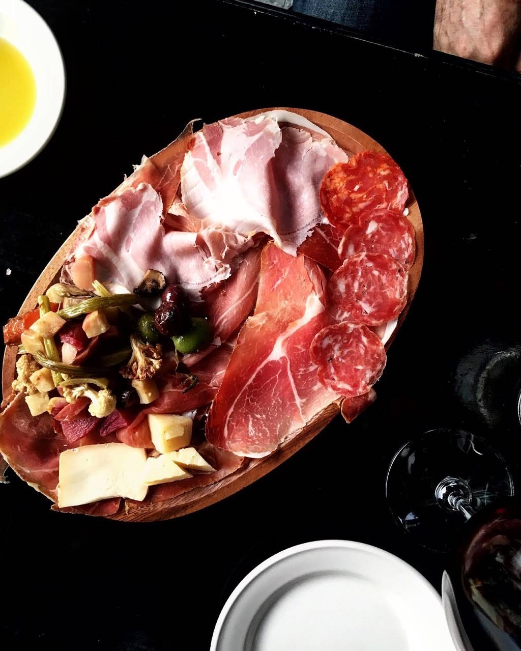 Frankies 570 Spuntino | restaurant | 570 Hudson St, New York, NY 10014, USA | 2129240818 OR +1 212-924-0818