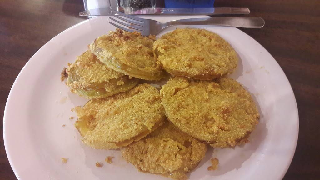 Fried Pie Co & Restaurant | restaurant | 202 W Main St, Gainesville, TX 76240, USA | 9406657641 OR +1 940-665-7641