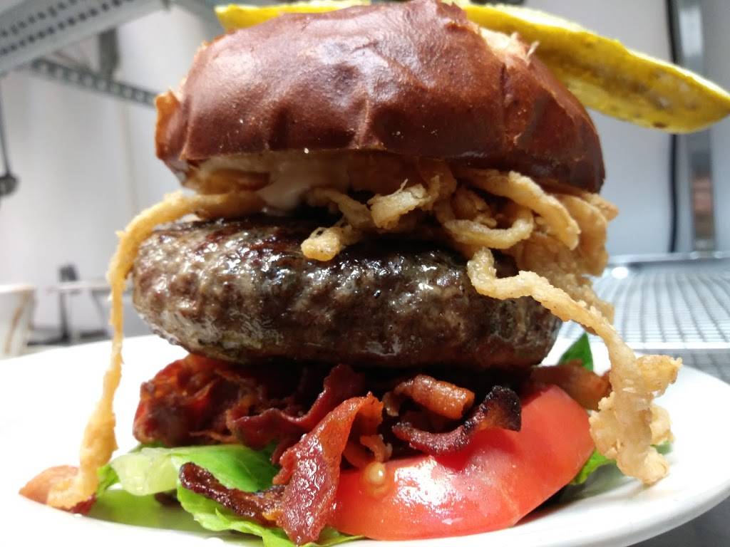 Morrison Roadhouse | restaurant | 7355 Harlem Ave, Niles, IL 60714, USA | 8475881320 OR +1 847-588-1320