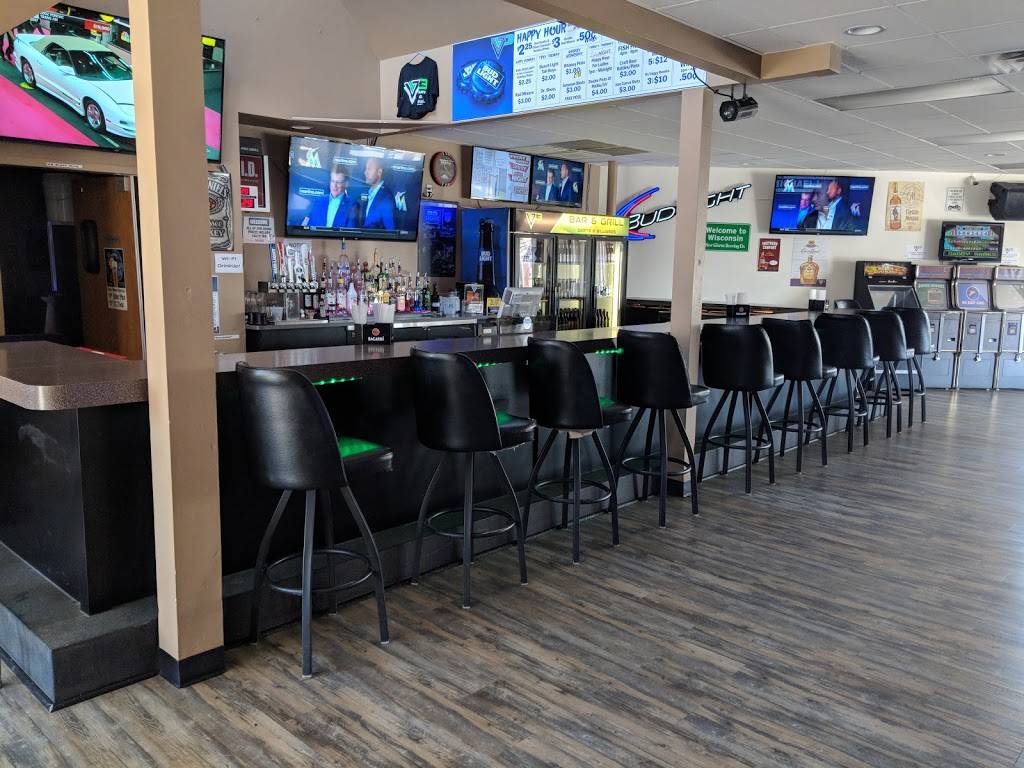 v3 Bar & Grill | restaurant | 2056 Main St, Green Bay, WI 54302, USA | 9205445479 OR +1 920-544-5479