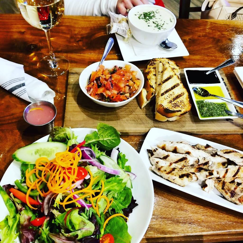 Station Eight | restaurant | 1899 Ocean St, Marshfield, MA 02050, USA | 7818376637 OR +1 781-837-6637