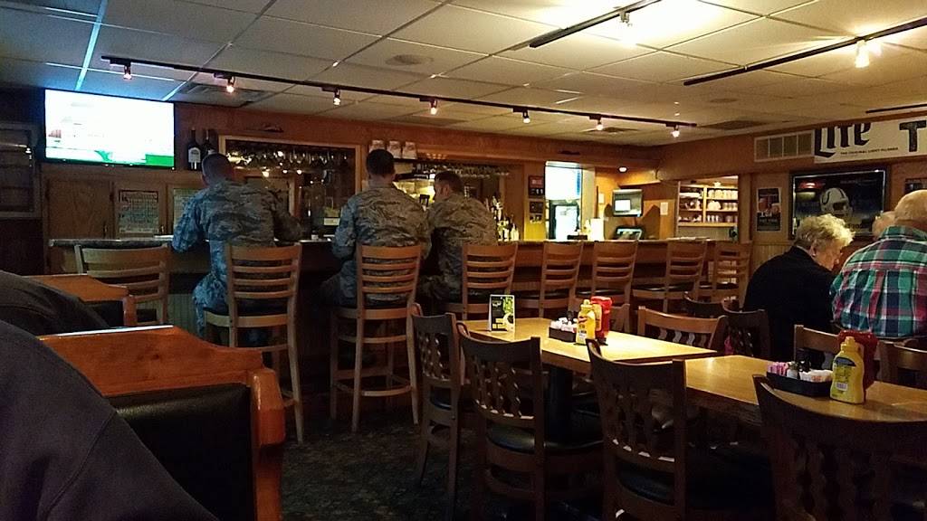 Nine Mile Restaurant | restaurant | 13398 US-27, Fort Wayne, IN 46816, USA | 2606398112 OR +1 260-639-8112