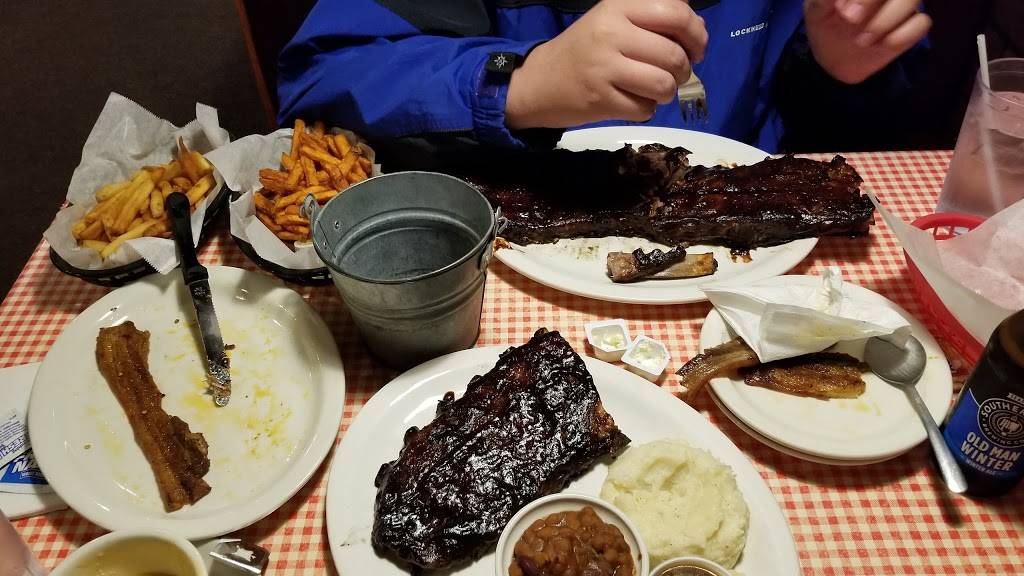 BWs Smokin Barrels Barbecue | restaurant | 5007 Lake Ave, Buffalo, NY 14219, USA | 7168247455 OR +1 716-824-7455