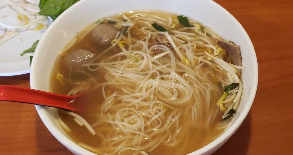 Pho Lucky | restaurant | 23838 Joy Rd, Redford Charter Twp, MI 48239, USA | 3135322333 OR +1 313-532-2333