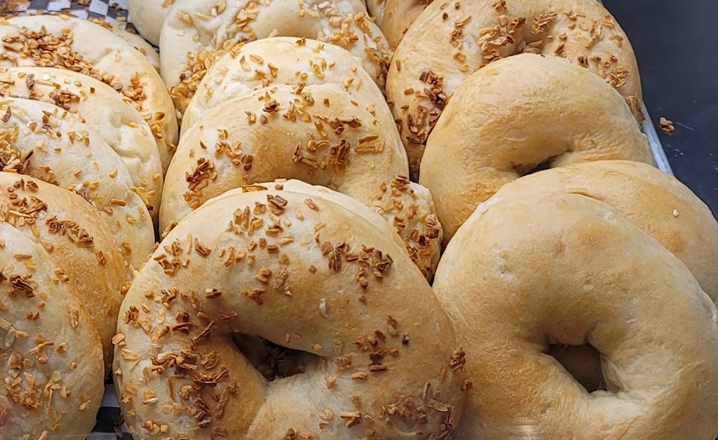 Js Deli | restaurant | 74225 CA-111, Palm Desert, CA 92260, USA | 7607975004 OR +1 760-797-5004