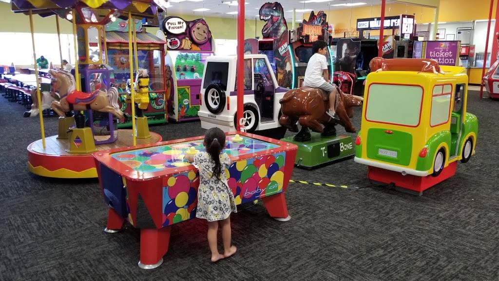 Peter Piper Pizza | meal takeaway | 4811 W Commerce St, San Antonio, TX 78237, USA | 2104326025 OR +1 210-432-6025