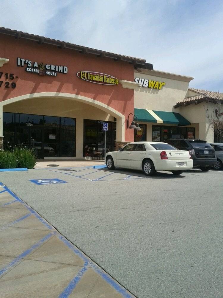 L&L Hawaiian BBQ (Santa Clarita) | restaurant | 18727 Vía Princessa, Santa Clarita, CA 91387, USA | 6612518333 OR +1 661-251-8333