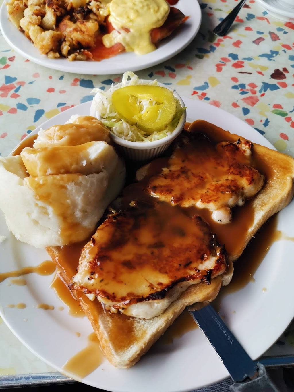 Three Coins Open Kitchen | restaurant | 10140 Yonge St, Richmond Hill, ON L4C 1T7, Canada | 9058840643 OR +1 905-884-0643