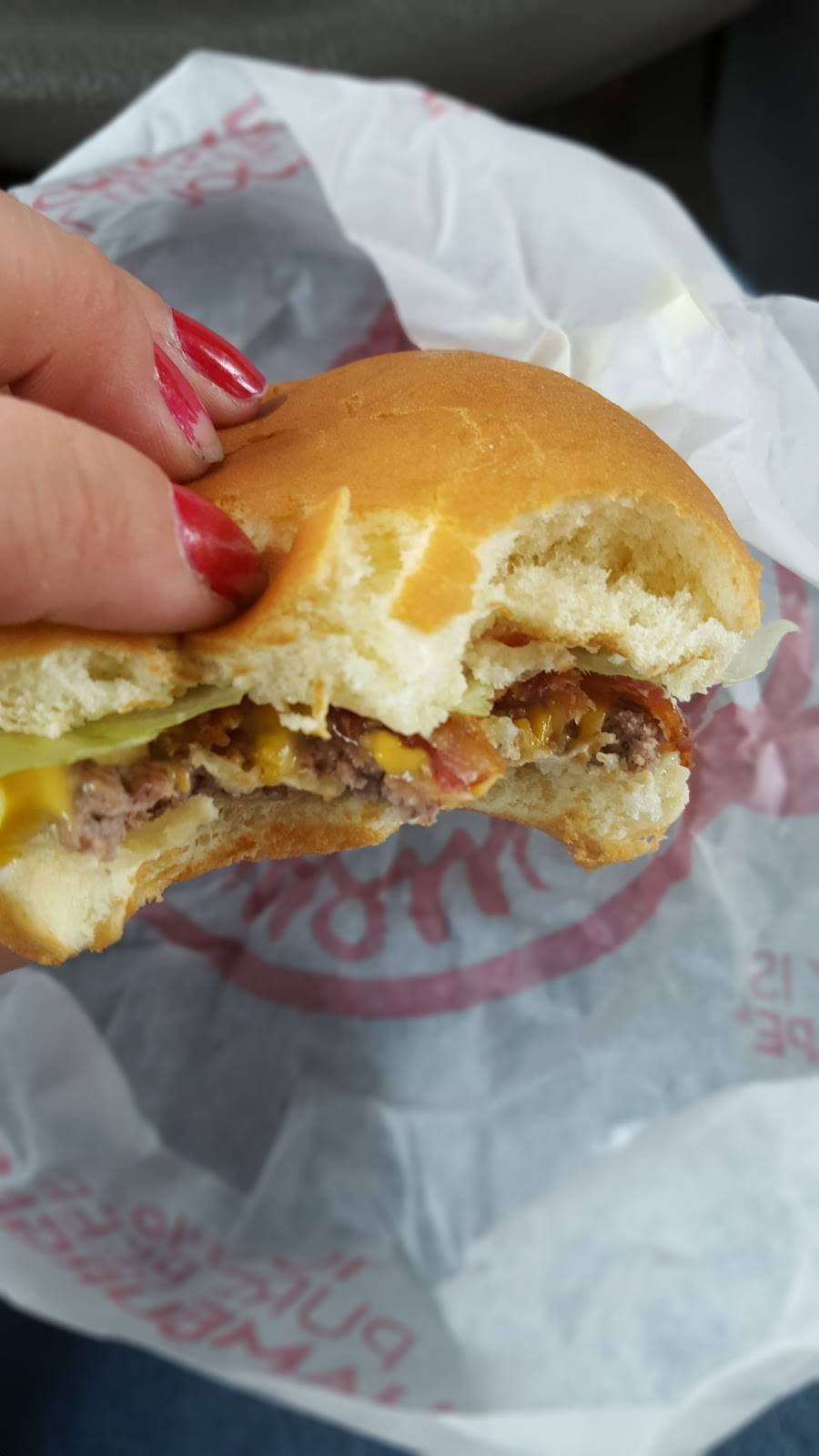 Wendys | restaurant | 27240 Crossroads Pkwy, Rossford, OH 43460, USA | 4198722552 OR +1 419-872-2552